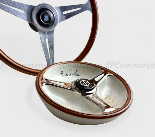 Nardi Ashtray from the 1960s, Mastro Ghigo MG, rare ceramic ashtray.
