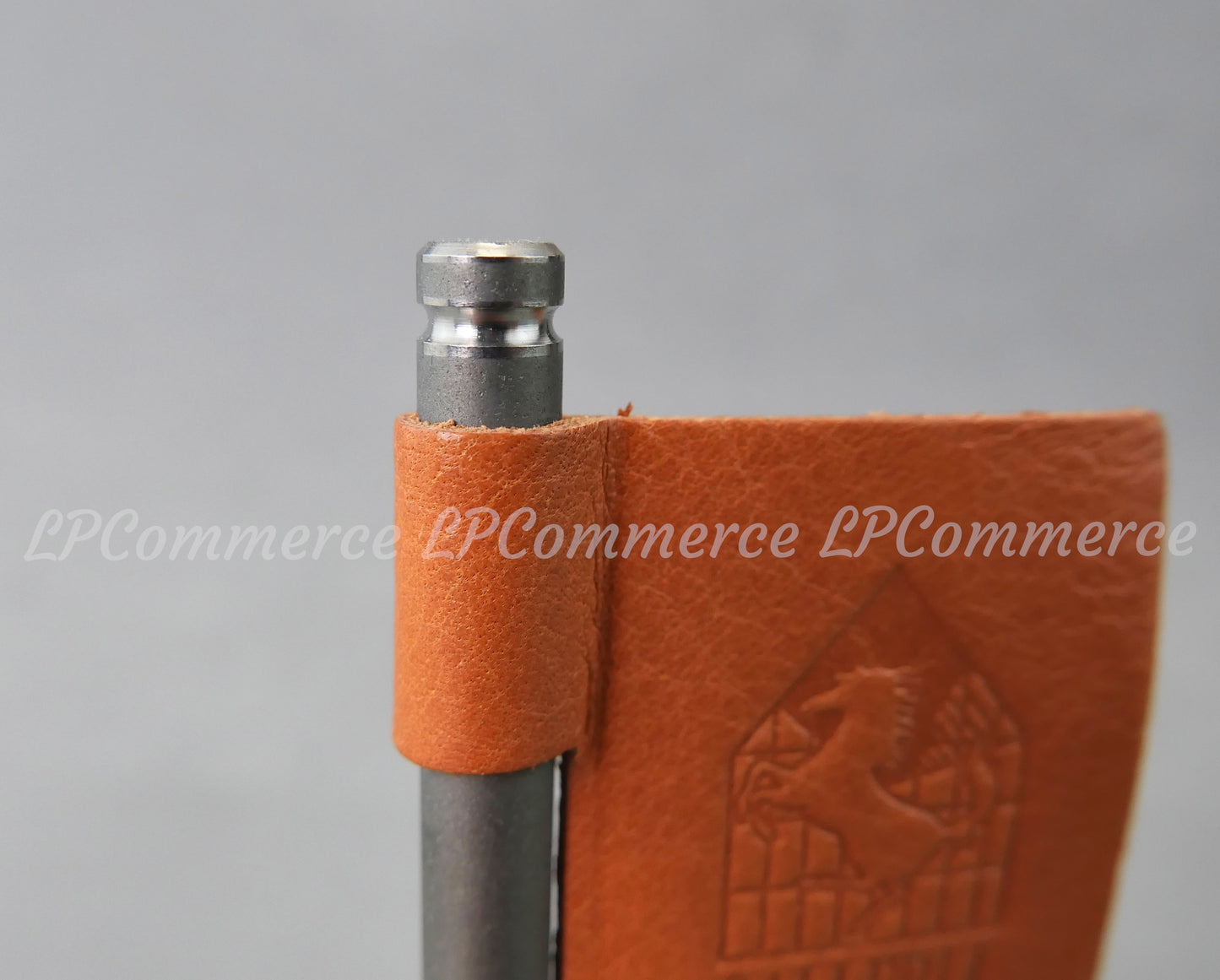 Fermacarte Ferrari valvola motore F1 gadget galleria esposizione badge vintage