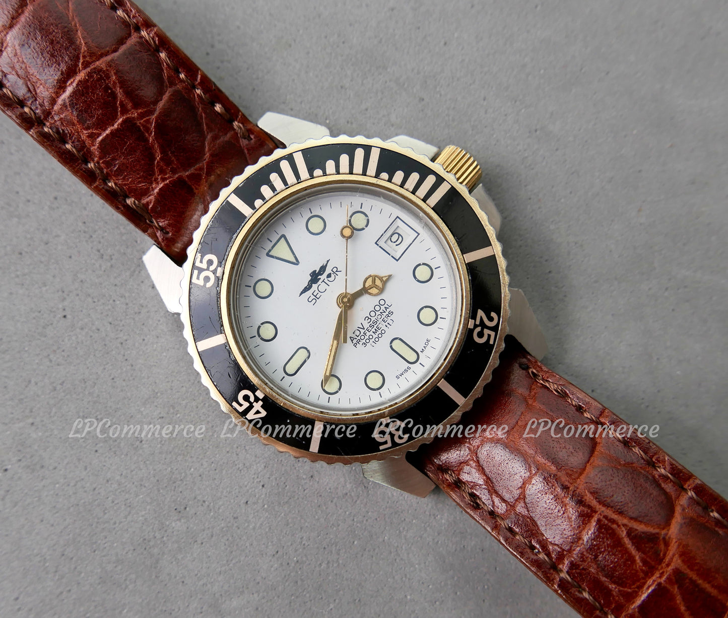 Orologio da polso Sector ADV 3000 usato gmt Watch vintage datario ghiera nera