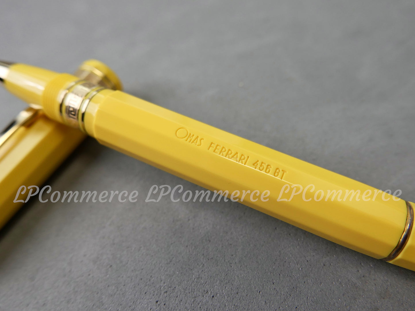 Penna a sfera Omas for Ferrari 456 GT Ballpoint NOS box collezione yellow