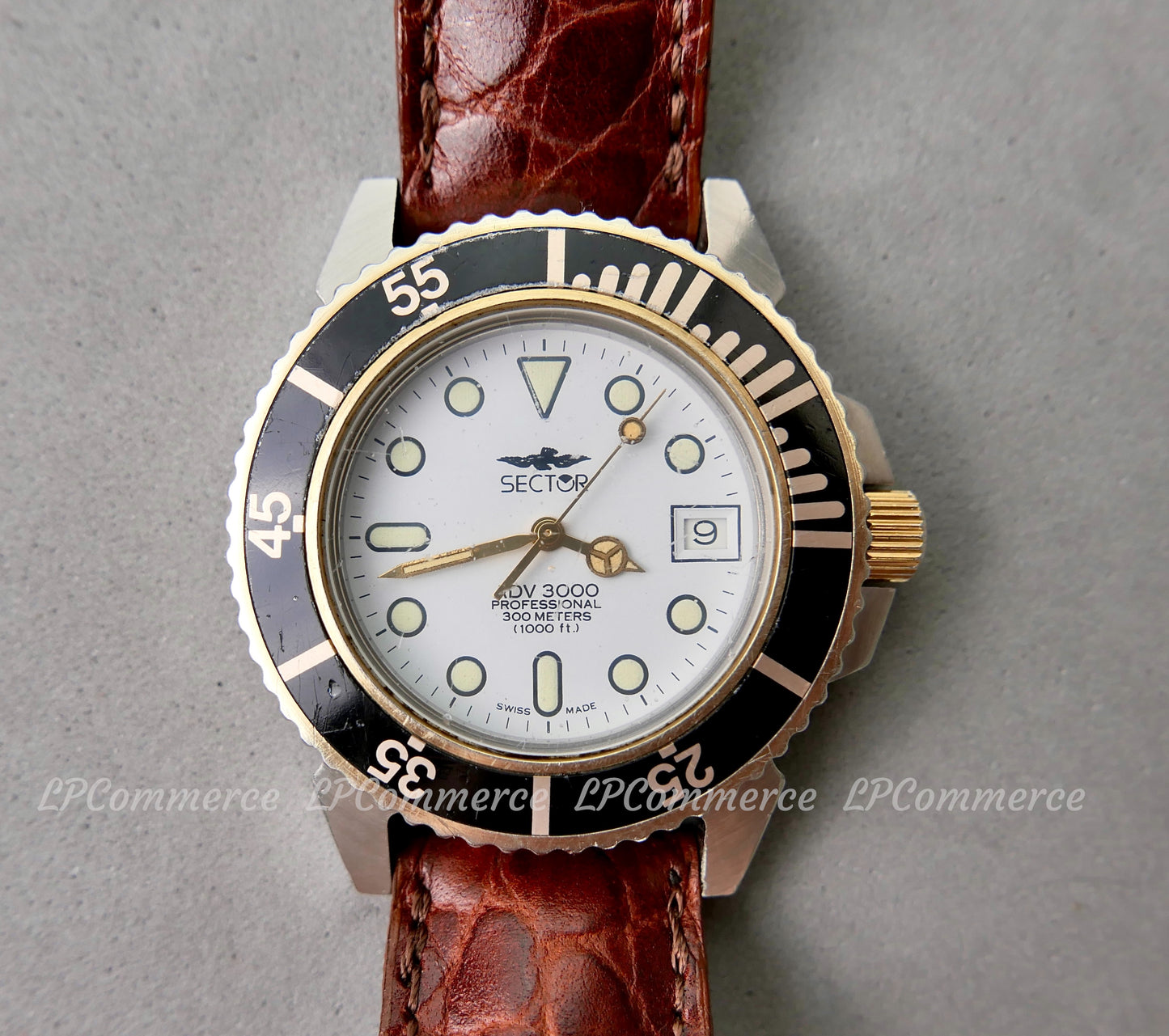 Orologio da polso Sector ADV 3000 usato gmt Watch vintage datario ghiera nera