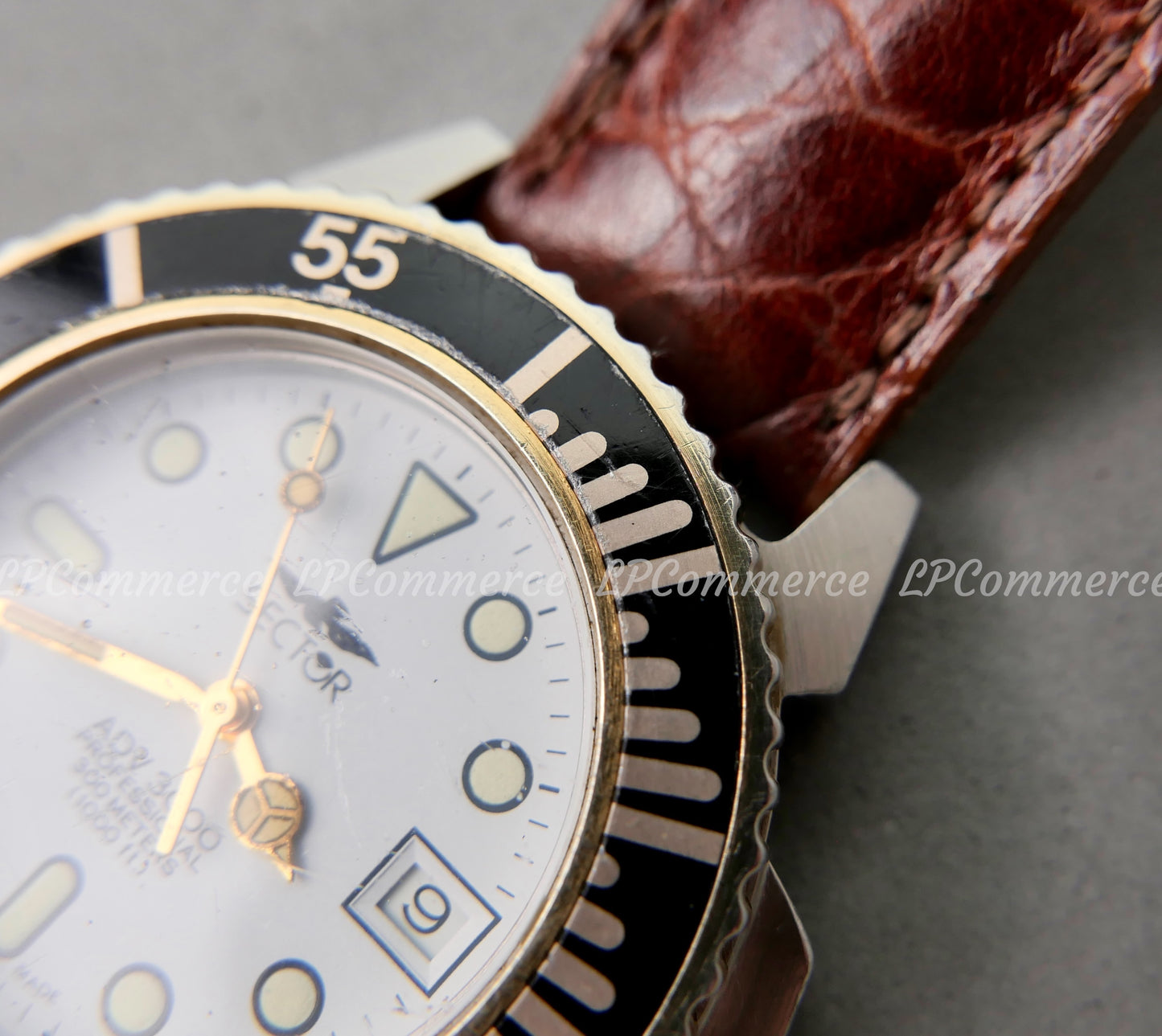 Orologio da polso Sector ADV 3000 usato gmt Watch vintage datario ghiera nera