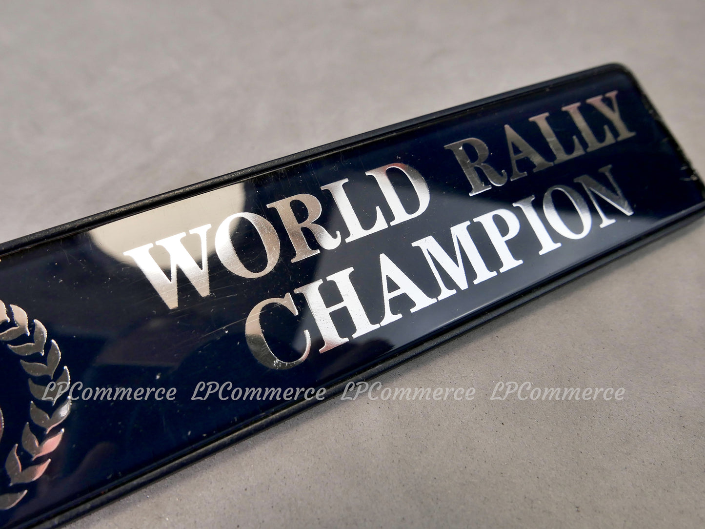 Targhetta Originale Lancia Delta Martini 5 world rally Champion stemma emblema