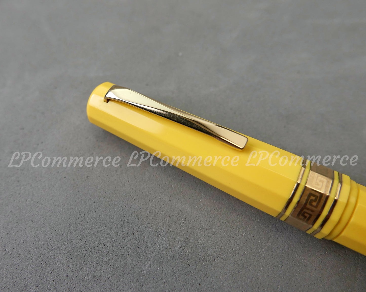 Penna a sfera Omas for Ferrari 456 GT Ballpoint NOS box collezione yellow