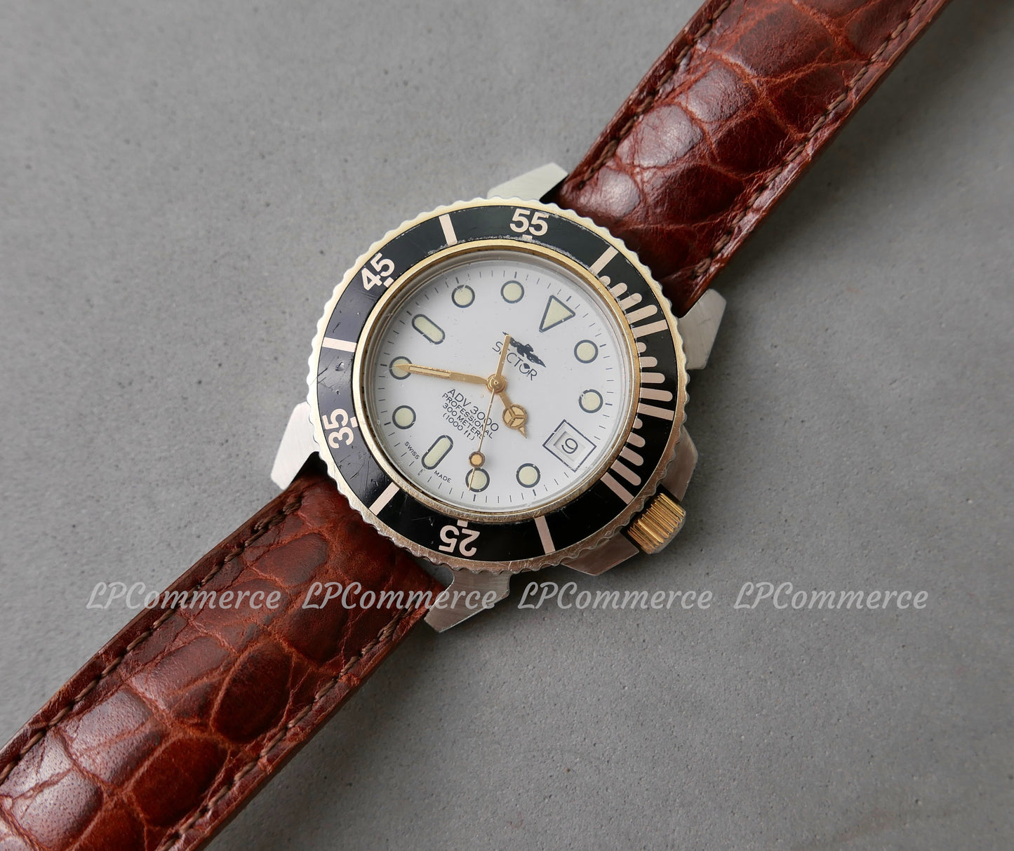 Orologio da polso Sector ADV 3000 usato gmt Watch vintage datario ghiera nera