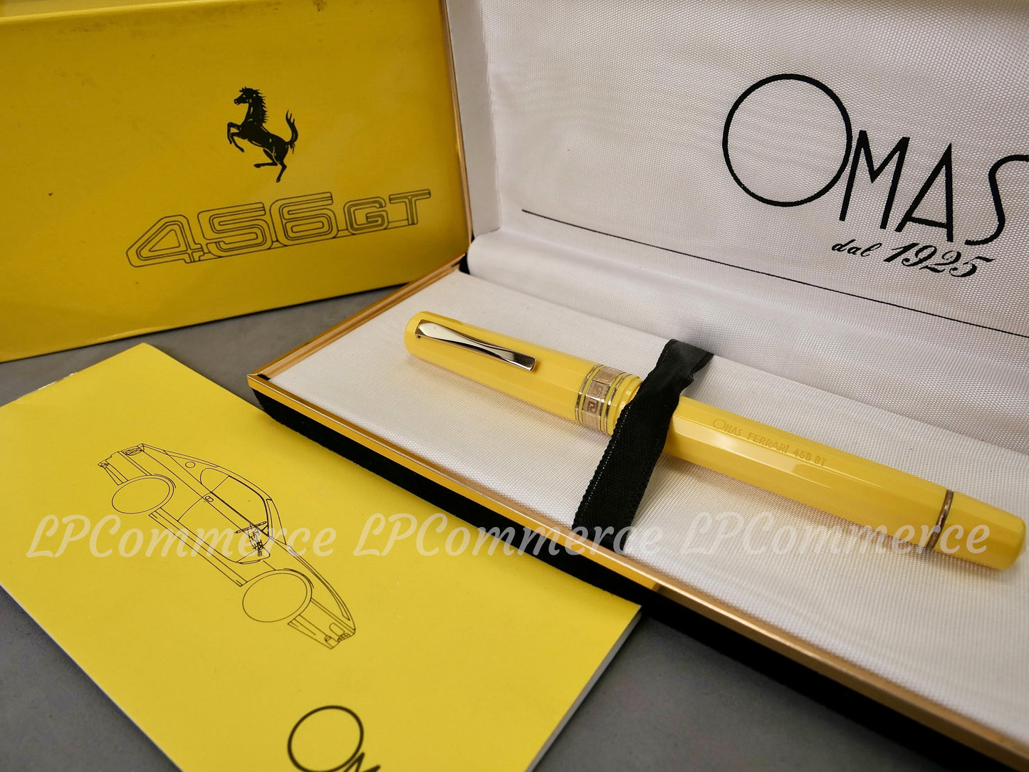 Penna a sfera Omas for Ferrari 456 GT Ballpoint NOS box collezione yellow