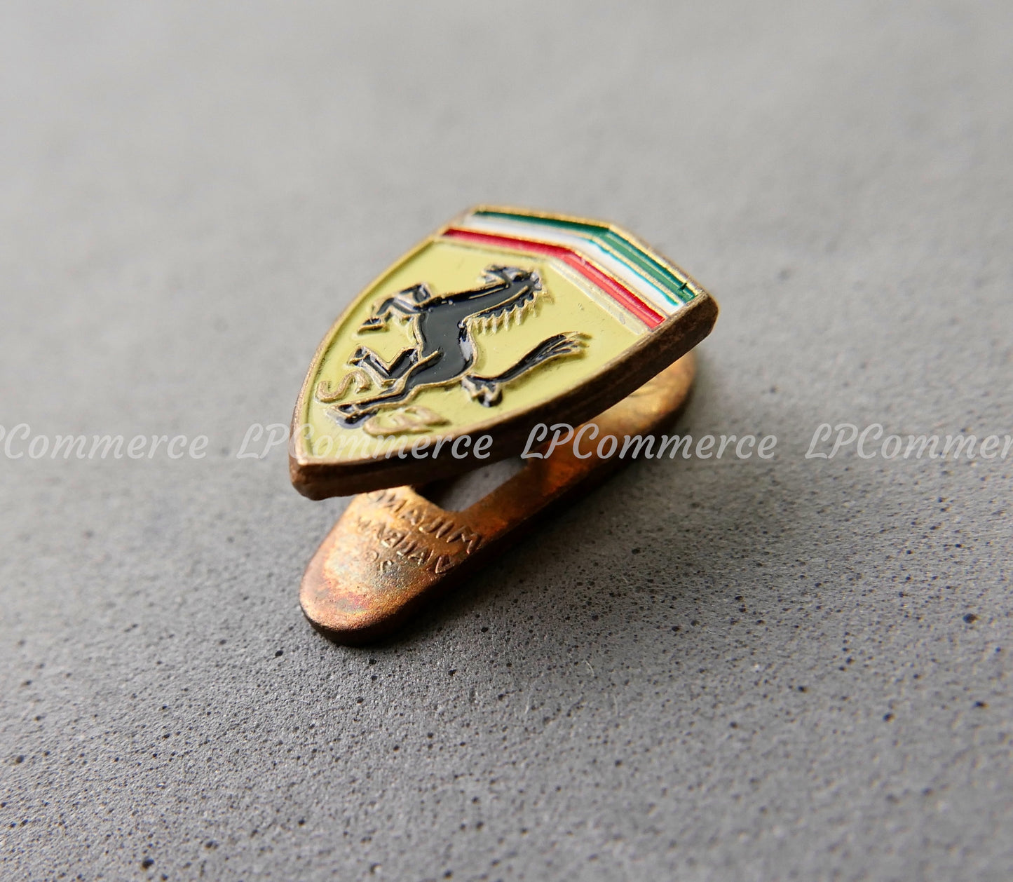 Spilla Ferrari O.M.E.A. Pins originale smaltato vintage rare OMEA 250 275 modena