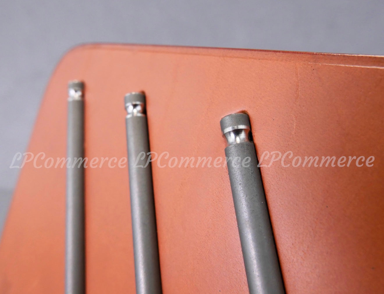 Fermacarte Ferrari su base cuoio Schedoni Valvole Formula Uno F1 1995 Marlboro