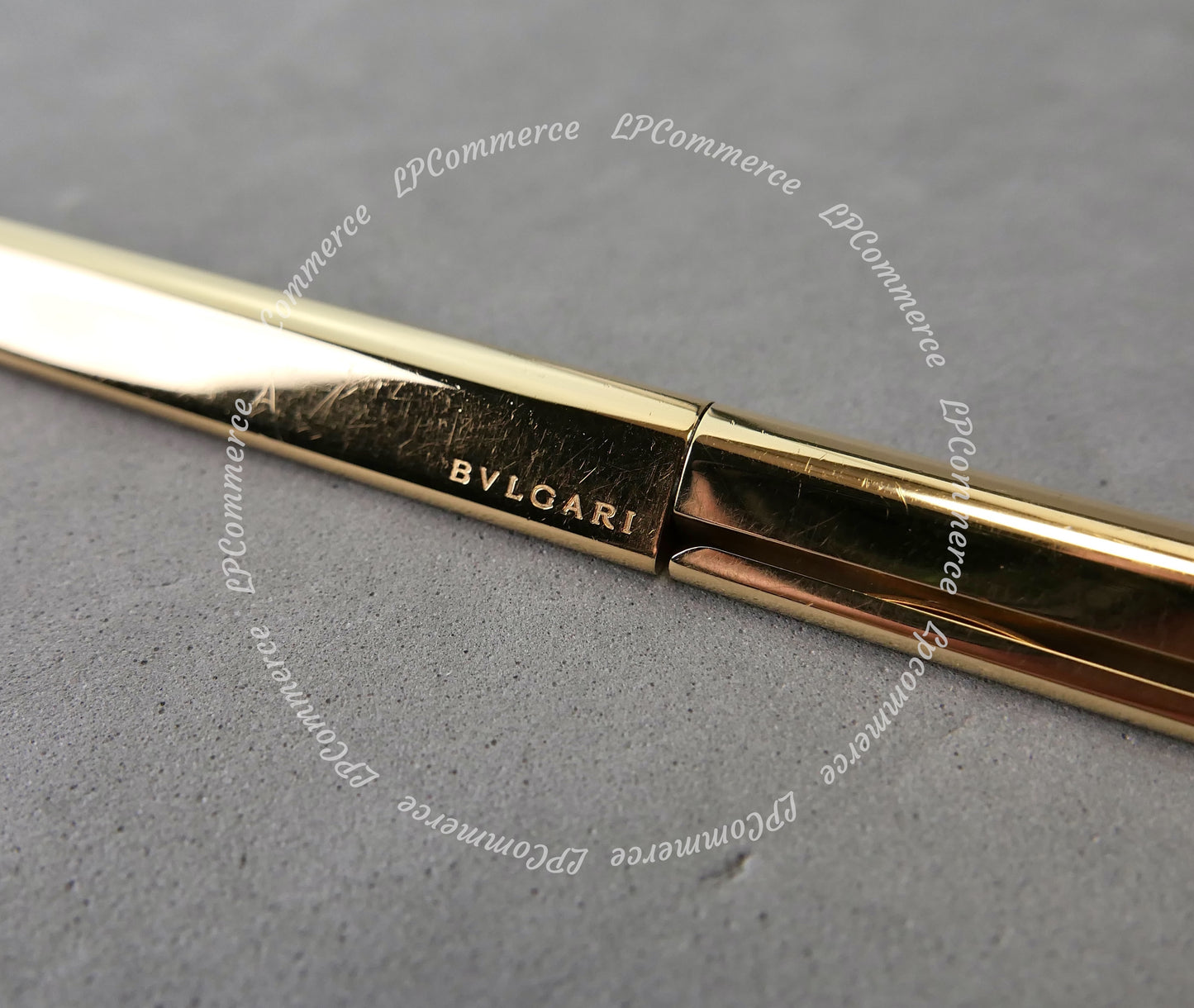 Penna BULGARI Eccentric gold box ballpoint pen design BVLGARI