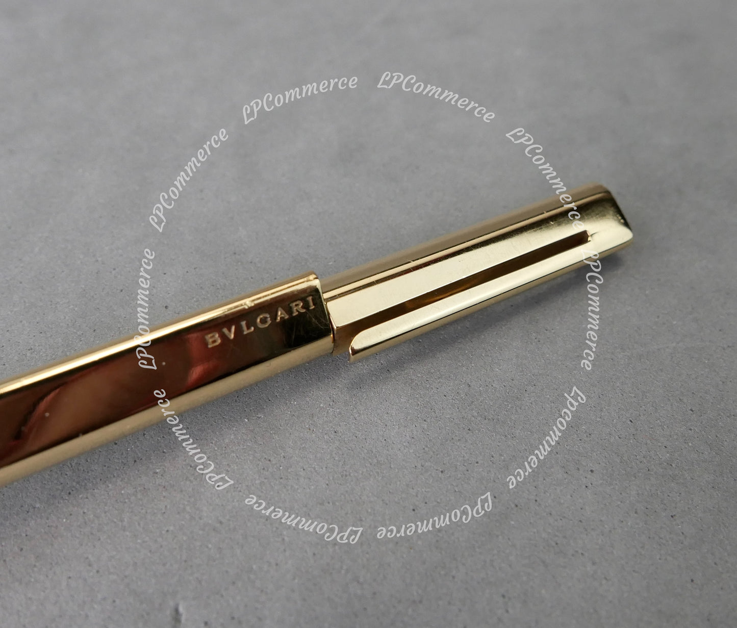 Penna BULGARI Eccentric gold box ballpoint pen design BVLGARI